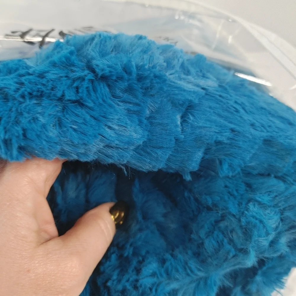 Yusoki Faux Fur Blanket Plush Throw Blue Cozy Soft Fluffy 50x63 New